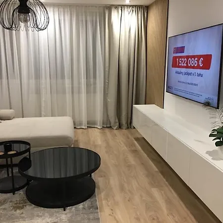 Modern In Centre Of Belusa Daire Púchov