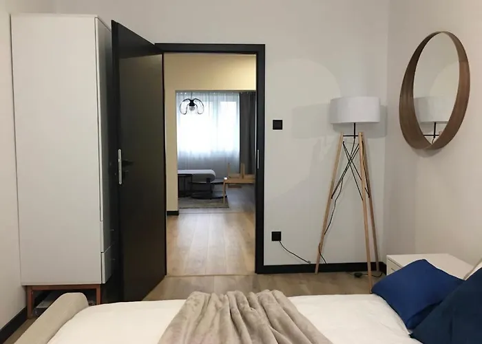 Modern In Centre Of Belusa Διαμέρισμα *